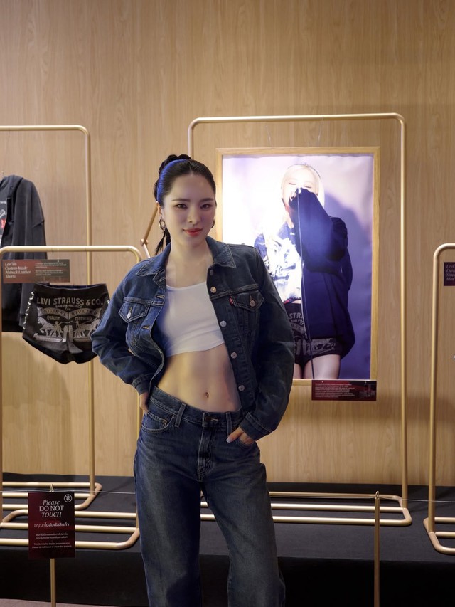 Denim on denim - công thức phối đồ 'cứ mặc là đẹp'- Ảnh 8.