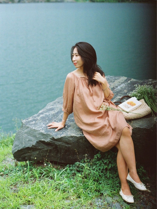 Vừa mát vừa sang khi chọn váy linen ngày nắng- Ảnh 3.