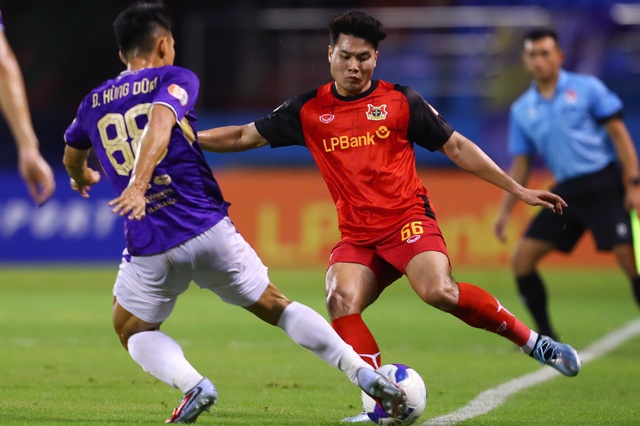 Bảng xếp hạng V-League mới nhất: CLB H&agrave; Nội &aacute;p s&aacute;t tốp 3, HAGL tiến gần ngưỡng trụ hạng- Ảnh 1.