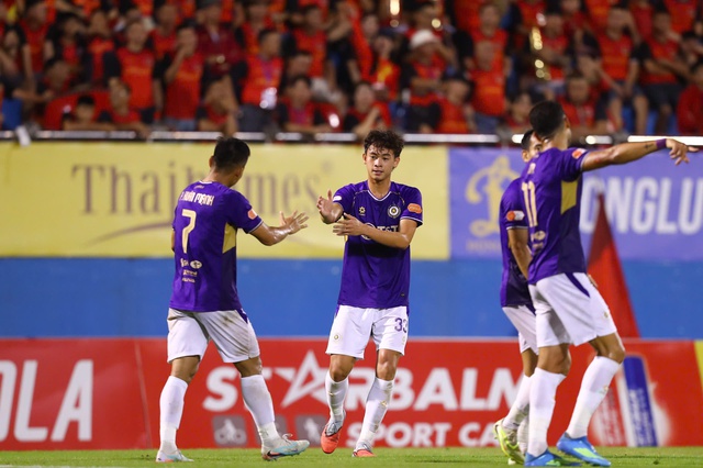 Gương mặt &lsquo;lạ&rsquo; cực hay, Ho&agrave;ng H&ecirc;n lại rực rỡ: H&agrave; Nội đ&aacute;nh bại Ninh B&igrave;nh ở cuộc đấu tr&iacute; đỉnh cao- Ảnh 2.