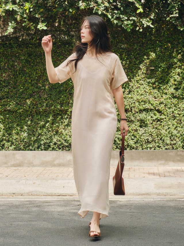 Vừa mát vừa sang khi chọn váy linen ngày nắng- Ảnh 1.