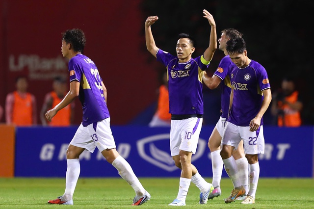 Gương mặt &lsquo;lạ&rsquo; cực hay, Ho&agrave;ng H&ecirc;n lại rực rỡ: H&agrave; Nội đ&aacute;nh bại Ninh B&igrave;nh ở cuộc đấu tr&iacute; đỉnh cao- Ảnh 4.