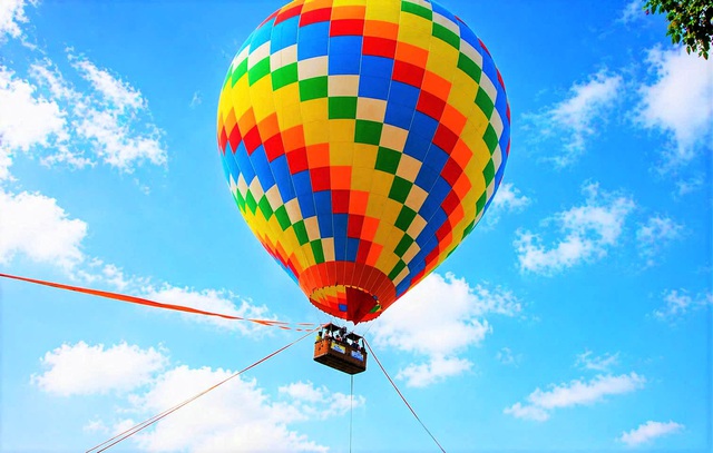 'Sắc sưa Hương Tr&agrave; &ndash; Đ&agrave; Nẵng 2026': Đ&aacute;nh thức di sản giữa sắc v&agrave;ng cổ thụ- Ảnh 3.