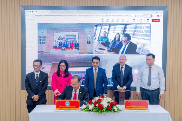 Bảo tàng Pháp thỏa thuận chuyển giao tài liệu quý về Hoàng thành cho Huế- Ảnh 1.