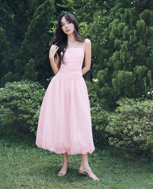 Đầm pastel và lời mời gọi dịu dàng của mùa nắng- Ảnh 4.