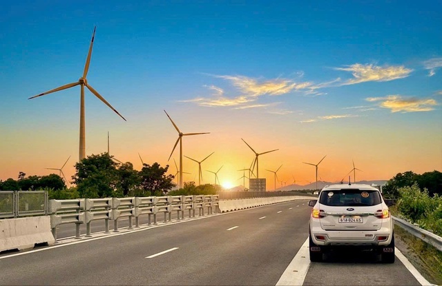 Đất nước qua những cung đường- Ảnh 5.