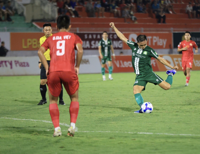 Minh Vương chơi qu&aacute; hay, Trường Tươi Đồng Nai thắng s&aacute;t n&uacute;t Quy Nhơn: Vẫn sừng sững tốp 1 - Ảnh 2.