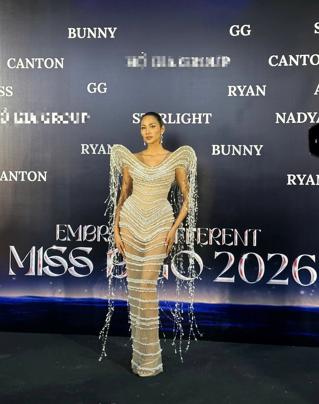 &Aacute; hậu Ho&agrave;ng Th&ugrave;y: 'Vẻ đẹp kh&aacute;c biệt đến từ nỗ lực kh&ocirc;ng ngừng' - Ảnh 2.