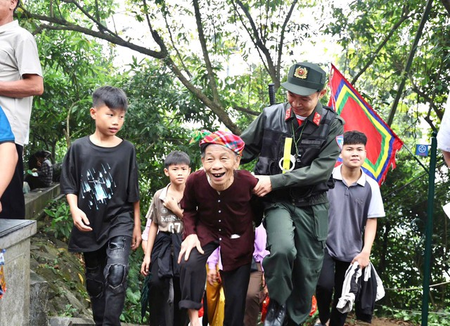 4 triệu lượt người đổ về Đền H&ugrave;ng giỗ Tổ H&ugrave;ng Vương - Ảnh 5.