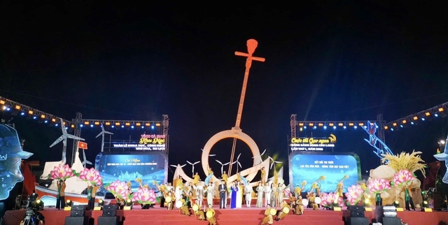 Khai mạc Tuần lễ khoa học, văn h&oacute;a, du lịch C&agrave; Mau với hơn 400 gian h&agrave;ng- Ảnh 2.