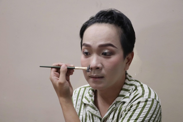 L&ocirc; t&ocirc; thời nay: Để m&igrave;nh l&agrave; nghệ sĩ, kh&ocirc;ng phải 'b&agrave; b&oacute;ng' bị chọc ghẹo- Ảnh 3.
