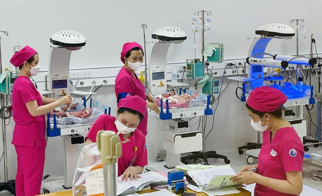 TP.HCM vừa ban h&agrave;nh nhiều ch&iacute;nh s&aacute;ch để người d&acirc;n n&acirc;ng mức sinh- Ảnh 1.