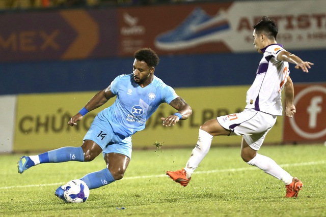 Việt Cường lại ghi điểm với thầy Kim, Becamex TP.HCM vẫn h&ograve;a tiếc nuối Nam Định- Ảnh 2.