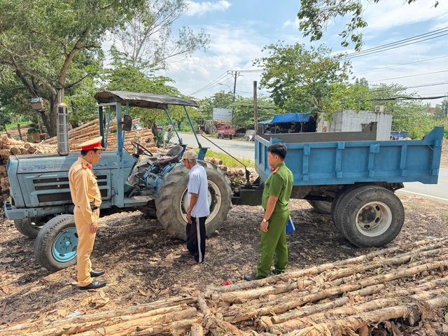 Chạy xe m&aacute;y c&agrave;y ra đường, t&agrave;i xế lẫn chủ xe bị CSGT phạt gần 90 triệu - Ảnh 8.