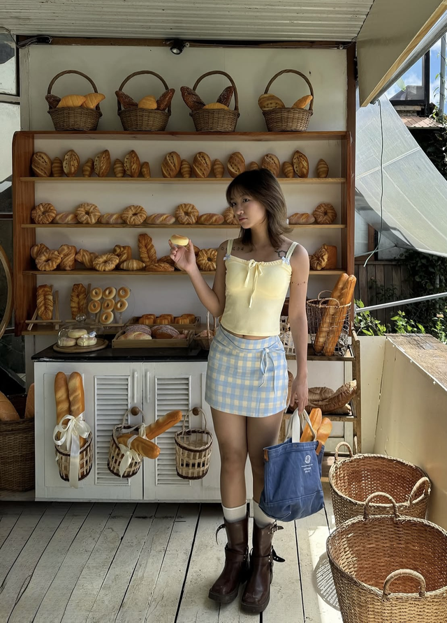 Muốn mặc trẻ trung hơn, hãy thử ngay bản phối sắc xanh và vàng- Ảnh 3.