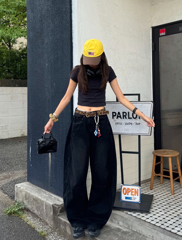 Tự tin làm mới bản thân với áo crop top tôn dáng- Ảnh 3.