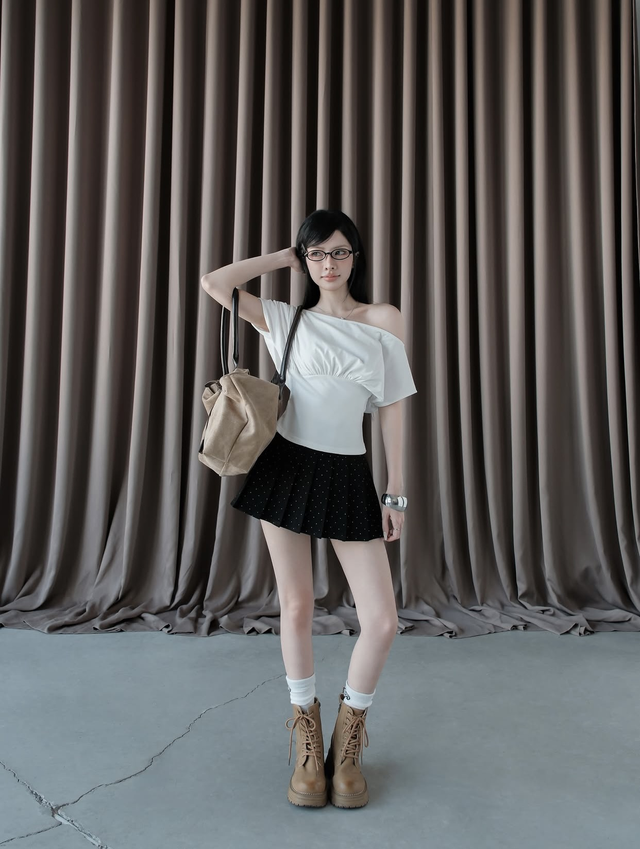 Nhẹ nhàng và bay bổng cùng chân váy xòe ngắn- Ảnh 5.