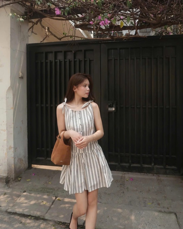 Hóa thành nàng thơ ngọt ngào cùng đầm hai dây dáng xòe- Ảnh 6.