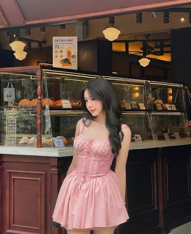 Hóa thành nàng thơ ngọt ngào cùng đầm hai dây dáng xòe- Ảnh 7.