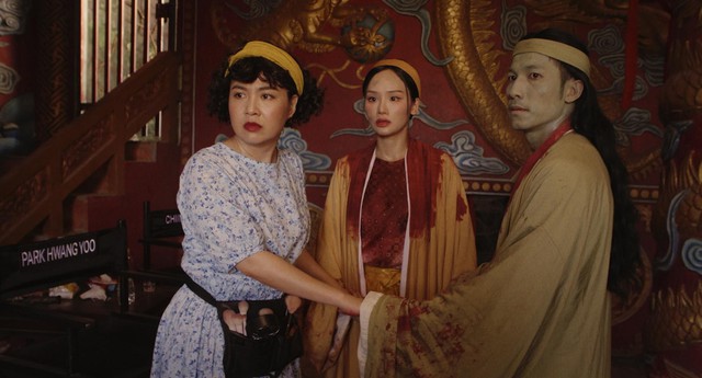 &lsquo;Đại tiệc trăng m&aacute;u 8&rsquo;: Đằng sau một &lsquo;r&aacute;c&rsquo; phẩm điện ảnh - Ảnh 1.