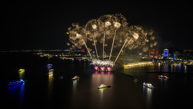 ‘Không ngủ' ở Hạ Long với siêu tổ hợp VUI-Fest- Ảnh 5.