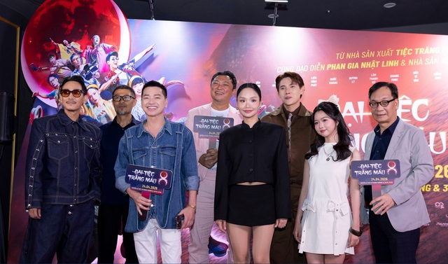 &lsquo;Đại tiệc trăng m&aacute;u 8&rsquo;: Đằng sau một &lsquo;r&aacute;c&rsquo; phẩm điện ảnh - Ảnh 4.