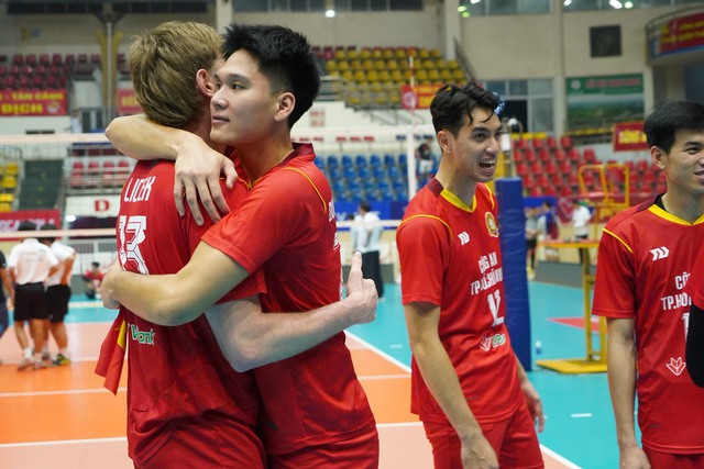 Quật ng&atilde; CLB Bi&ecirc;n Ph&ograve;ng, đội C&ocirc;ng an TP.HCM v&ocirc; địch C&uacute;p b&oacute;ng chuyền H&ugrave;ng Vương 2026- Ảnh 2.