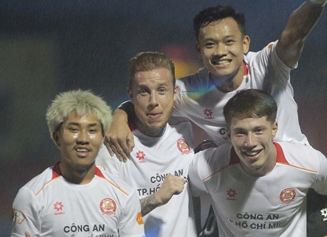 CLB Công an TP.HCM thắng nghẹt thở Hà Tĩnh, HLV Lê Huỳnh Đức bớt sầu lo- Ảnh 1.