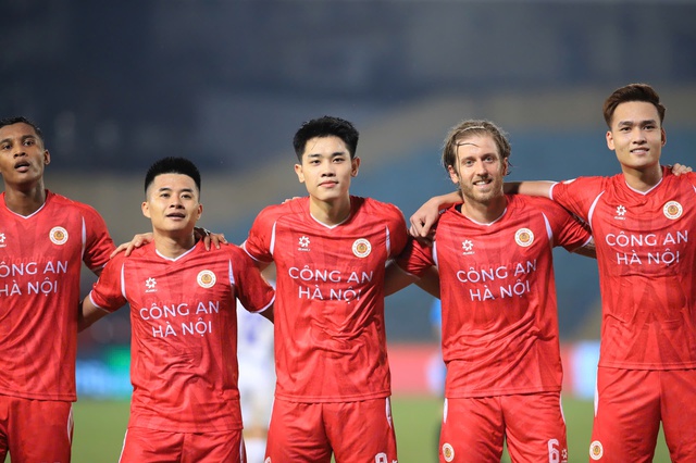 Bảng xếp hạng V-League mới nhất: HAGL b&aacute;o động đỏ, dần lộ diện đối thủ phải xuống hạng- Ảnh 2.