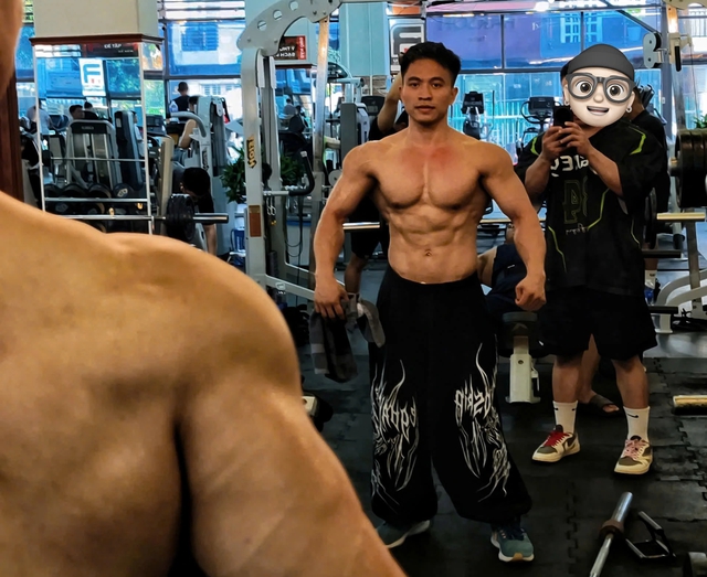 Vượt biến cố mất một ch&acirc;n, ch&agrave;ng trai nghị lực chinh phục s&agrave;n đấu thể h&igrave;nh   - Ảnh 1.