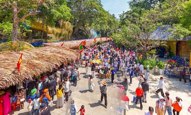 Giỗ tổ H&ugrave;ng Vương thi&ecirc;ng li&ecirc;ng giữa Đ&agrave; Lạt- Ảnh 6.