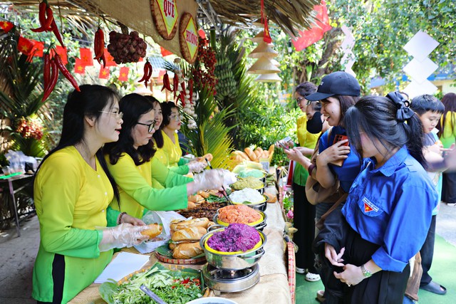 Giỗ tổ H&ugrave;ng Vương thi&ecirc;ng li&ecirc;ng giữa Đ&agrave; Lạt- Ảnh 7.