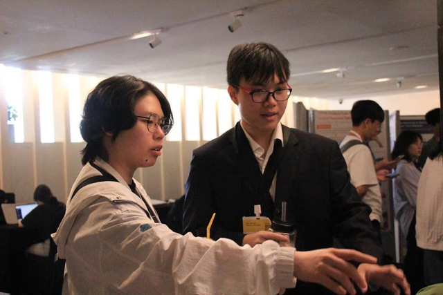 Sinh viên Việt Nam có bài báo A* tại hội nghị hàng đầu thế giới về người-máy- Ảnh 1.