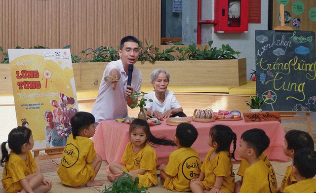 Người trẻ giữ hồn xưa: Mở workshop cho trống l&ugrave;ng t&ugrave;ng- Ảnh 1.