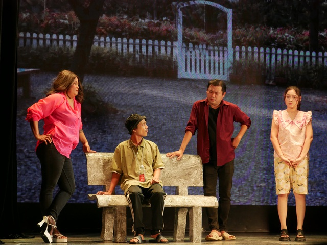 &lsquo;Gi&agrave; g&acirc;n&rsquo; v&agrave; những mảnh gh&eacute;p nh&acirc;n văn nơi x&oacute;m trọ- Ảnh 2.