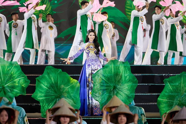 Nhan sắc của Hoa hậu Phan Thị Mơ ở tuổi 36- Ảnh 1.