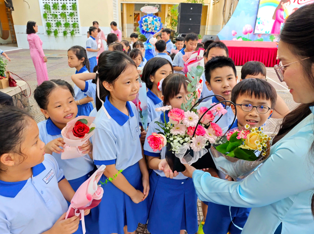 Kỷ nguy&ecirc;n AI c&oacute; khiến con người xem nhẹ l&ograve;ng biết ơn? - Ảnh 2.