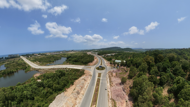 Gỡ vướng tại trục giao th&ocirc;ng huyết mạch phục vụ APEC 2027 - Ảnh 1.