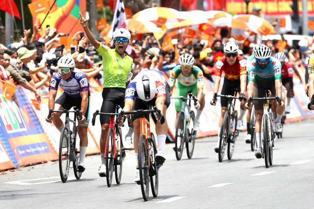 Tay đua H&agrave; Nội Đặng Th&agrave;nh Được lập kỳ t&iacute;ch ở C&uacute;p xe đạp truyền h&igrave;nh TP.HCM- Ảnh 4.