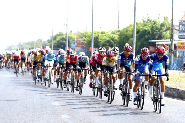 Tay đua H&agrave; Nội Đặng Th&agrave;nh Được lập kỳ t&iacute;ch ở C&uacute;p xe đạp truyền h&igrave;nh TP.HCM- Ảnh 2.