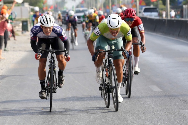 Tay đua H&agrave; Nội Đặng Th&agrave;nh Được lập kỳ t&iacute;ch ở C&uacute;p xe đạp truyền h&igrave;nh TP.HCM- Ảnh 3.