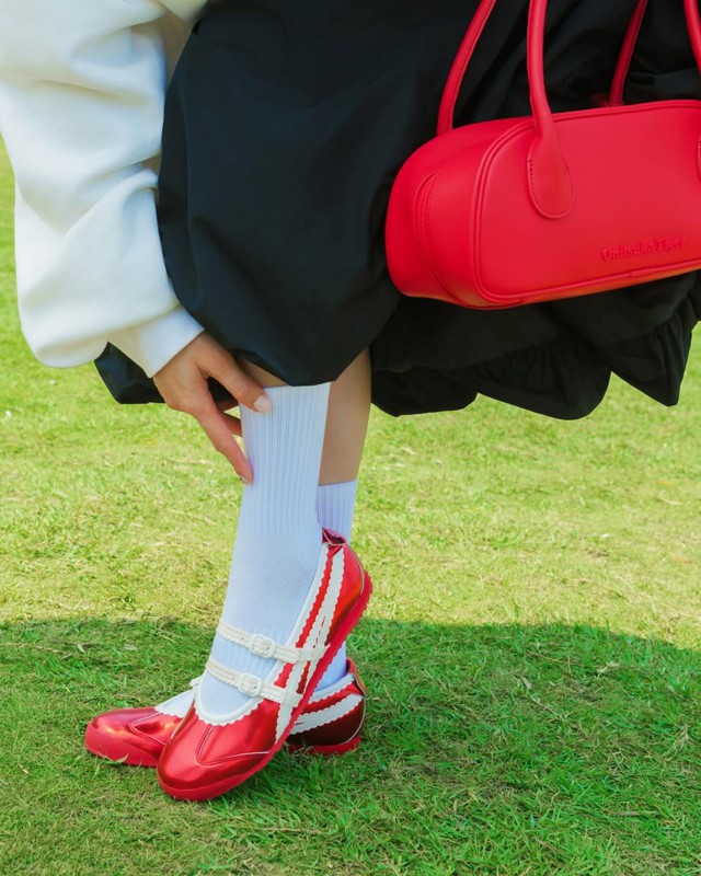 Chân váy và giày búp bê – công thức 'quốc dân' trở lại đầy cuốn hút - Ảnh 12.