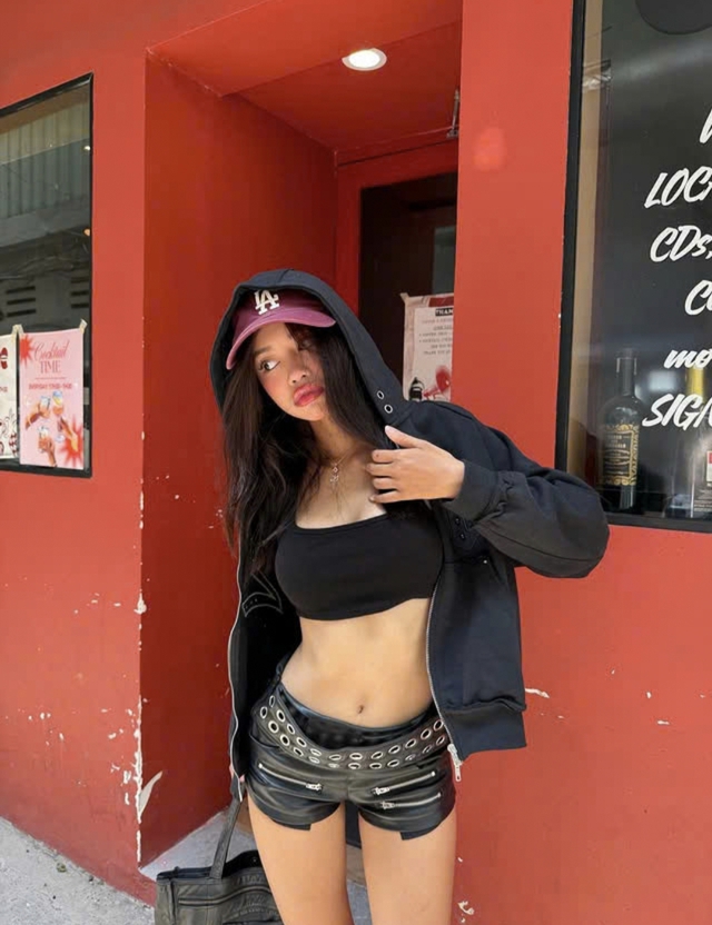 Sành điệu với những kiểu áo khoác đa dạng mọi phong cách- Ảnh 1.