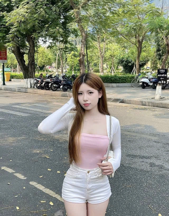 Sành điệu với những kiểu áo khoác đa dạng mọi phong cách- Ảnh 2.