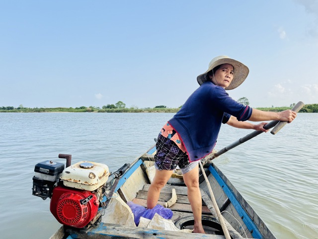 Mưu sinh tr&ecirc;n s&ocirc;ng Tr&agrave;: Nương ph&ugrave; sa m&agrave; sống, theo con nước m&agrave; đi- Ảnh 3.