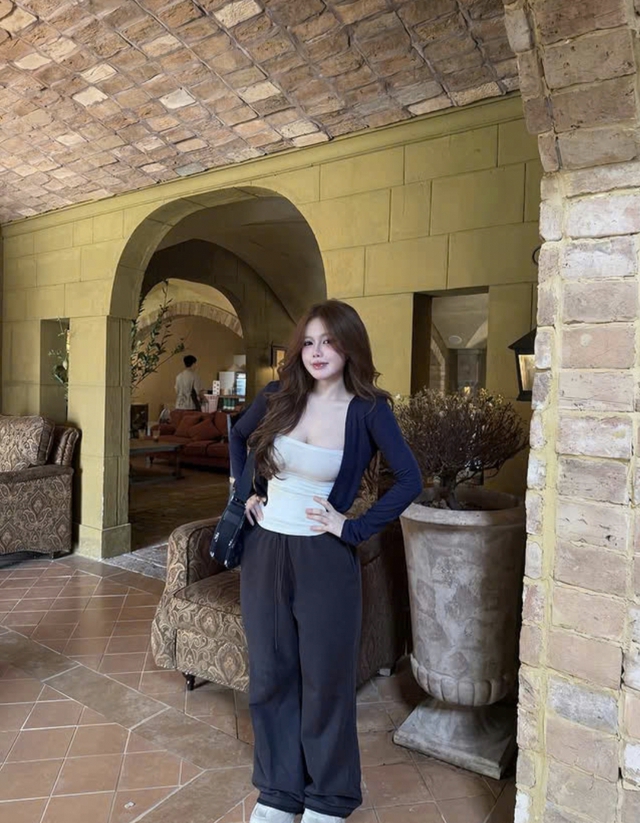 Sành điệu với những kiểu áo khoác đa dạng mọi phong cách- Ảnh 6.