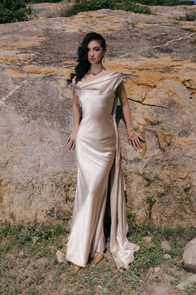 Diện trang phục phi bóng tạo chút óng ánh cho phong cách thường ngày- Ảnh 7.