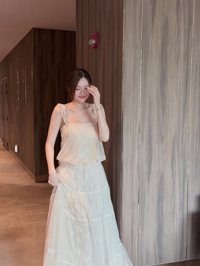 Diện váy maxi sao cho không ‘nuốt dáng’ mà vẫn tôn chiều cao - Ảnh 6.