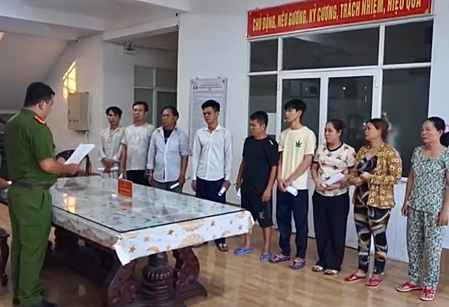 Bắt th&ecirc;m một băng nh&oacute;m cướp giật t&agrave;i sản ở T&acirc;n Hu&ecirc; Vi&ecirc;n- Ảnh 1.