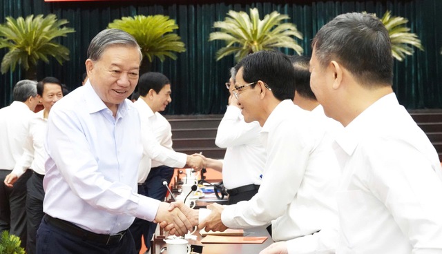 Tổng B&iacute; thư, Chủ tịch nước T&ocirc; L&acirc;m l&agrave;m việc với TP.HCM - Ảnh 1.